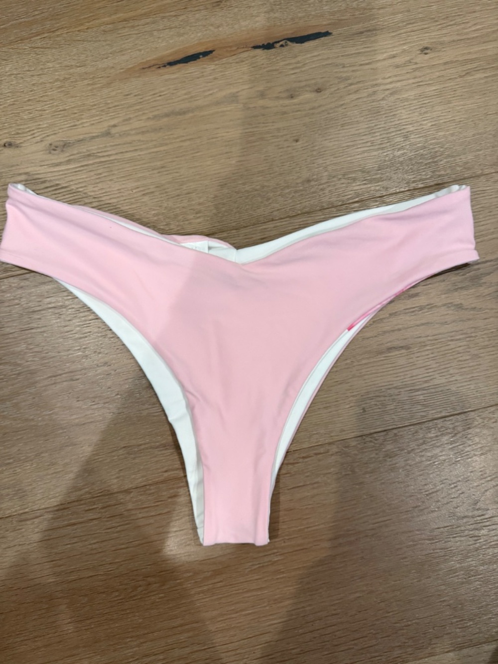 12 Size medium bikini tops and bottom - Picture 11 of 13